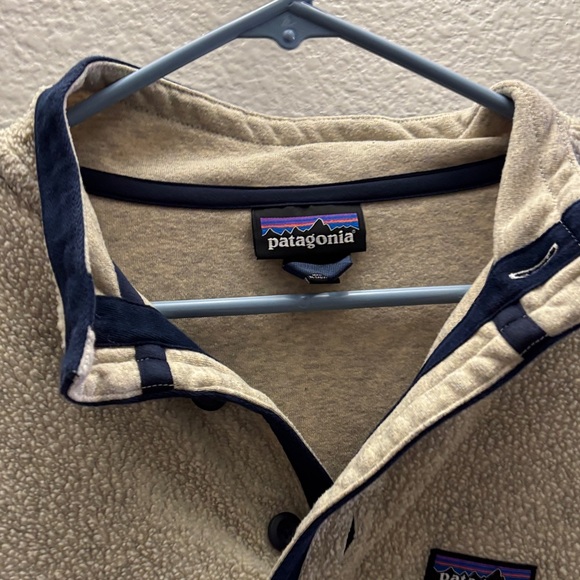 Patagonia Men's Zip-Up Sweater in Beige and Navy - Picture 4 of 4